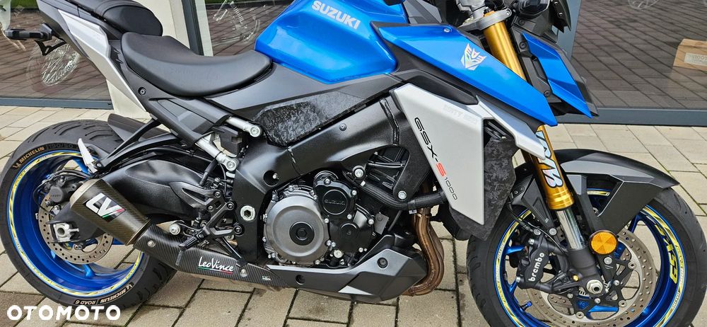 Suzuki GSX - 19