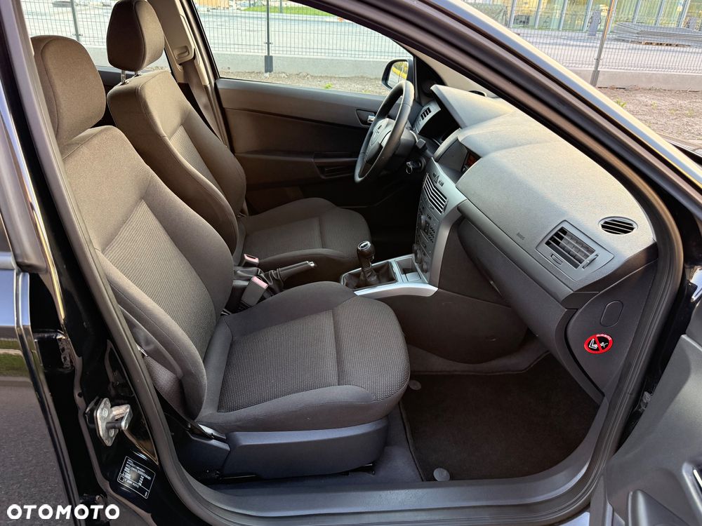 Opel Astra 1.6 Enjoy - 24