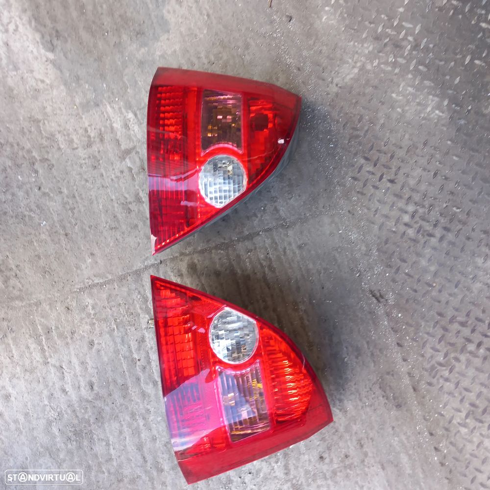 Farol tras lado condutor honda civic ano 2002 - 1