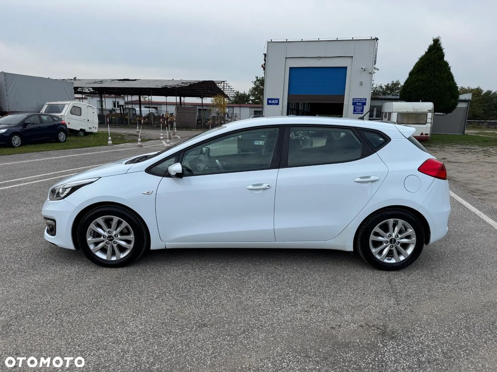 Kia Ceed 1.4 CVVT Dream-Team Edition - 12