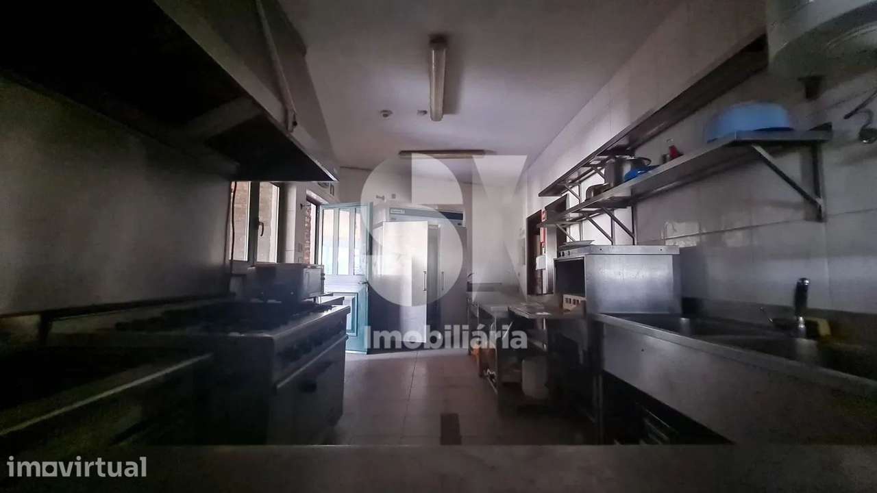 Arrenda-se Espaço Comercial em Laúndos - Grande imagem: 4/12