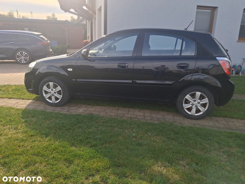 Kia Rio - 6