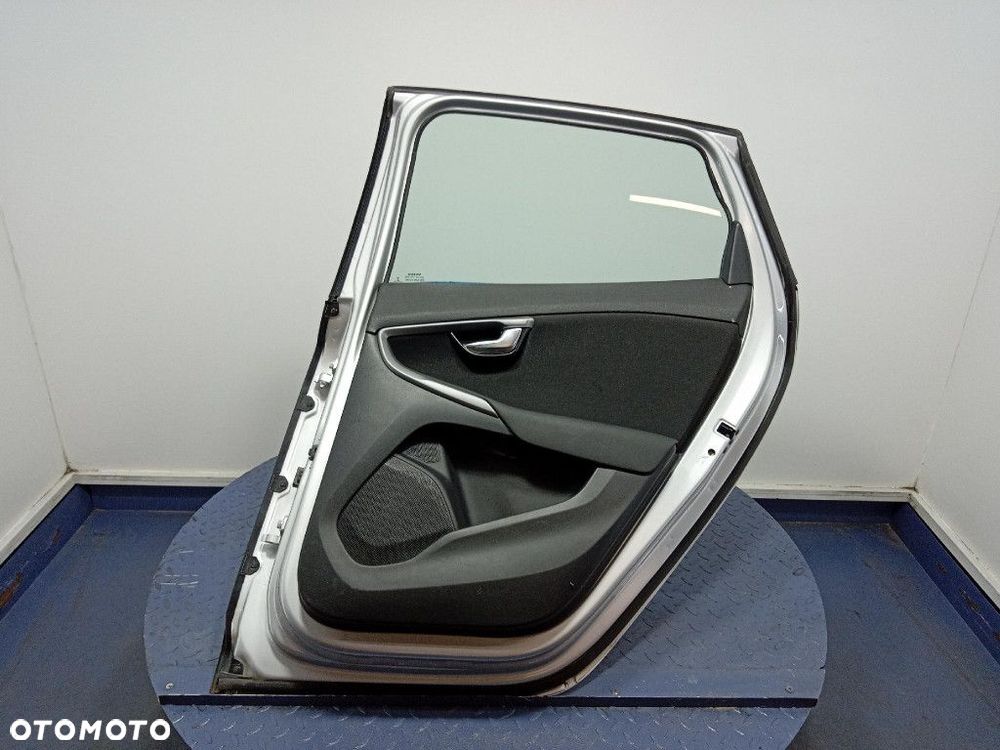 VOLVO V40 II LIFT 16- DRZWI TYŁ PRAWE  711 BRIGHT SILVER - 10