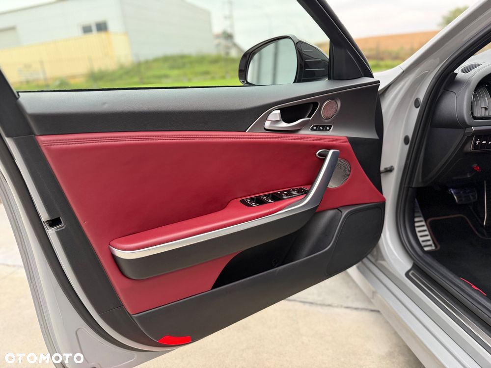 Kia Stinger 3.3 T-GDI V6 GT AWD - 28