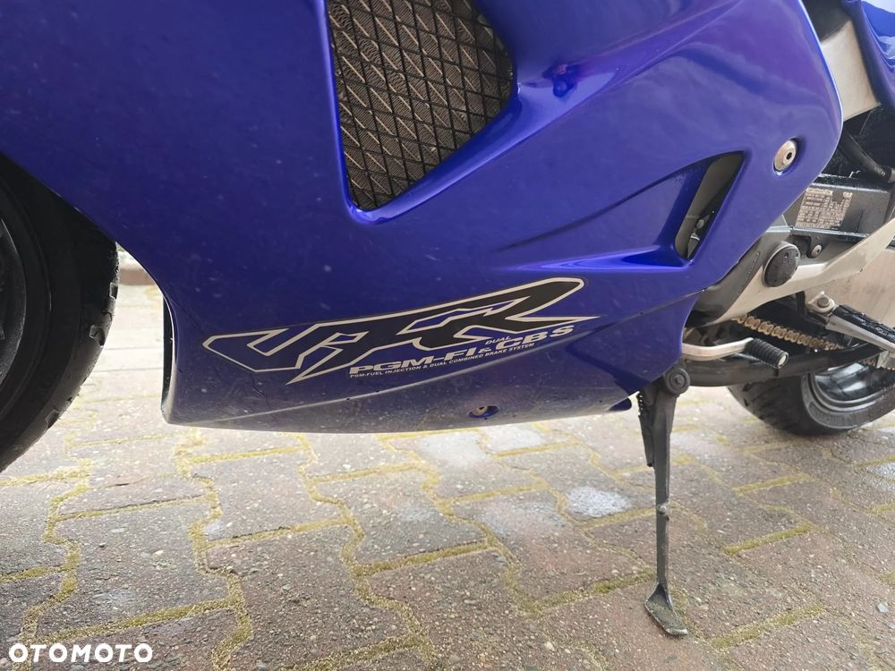 Honda VFR - 15