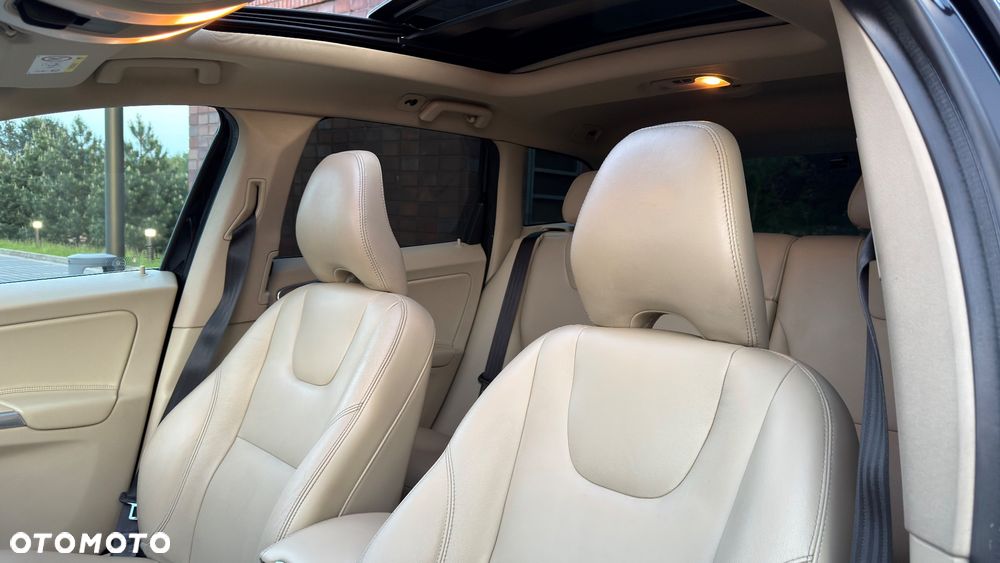 Volvo XC 60 D4 AWD Summum - 28