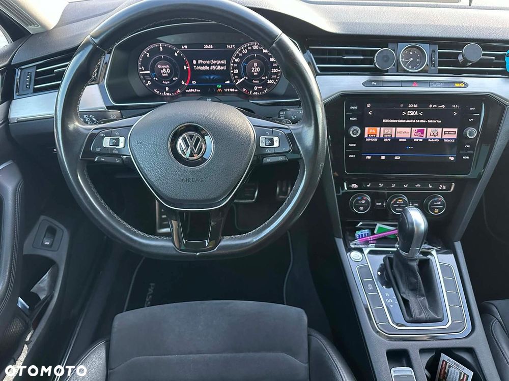 Volkswagen Passat 2.0 TDI SCR DSG Comfortline - 12