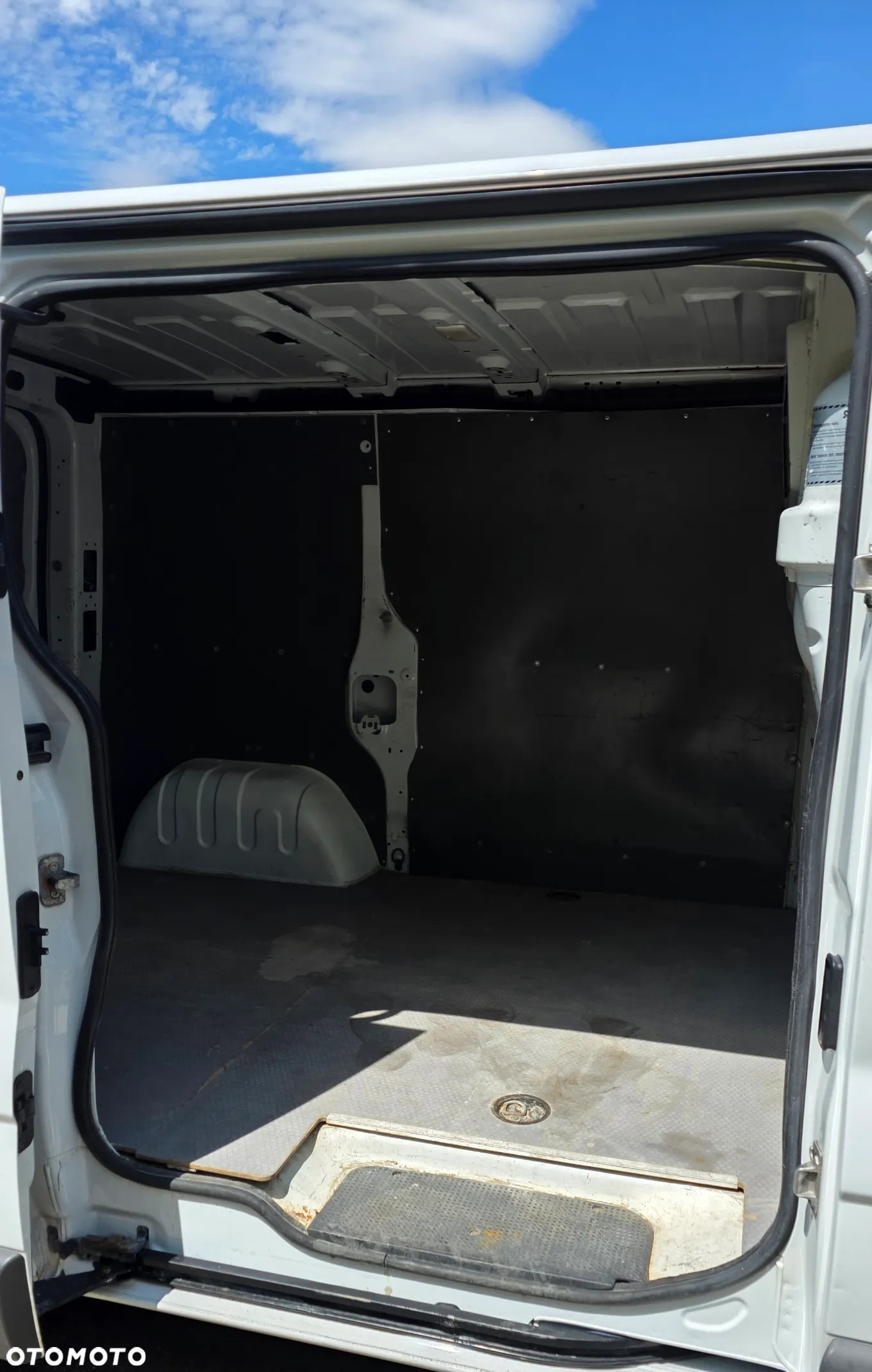 Opel Vivaro - 17