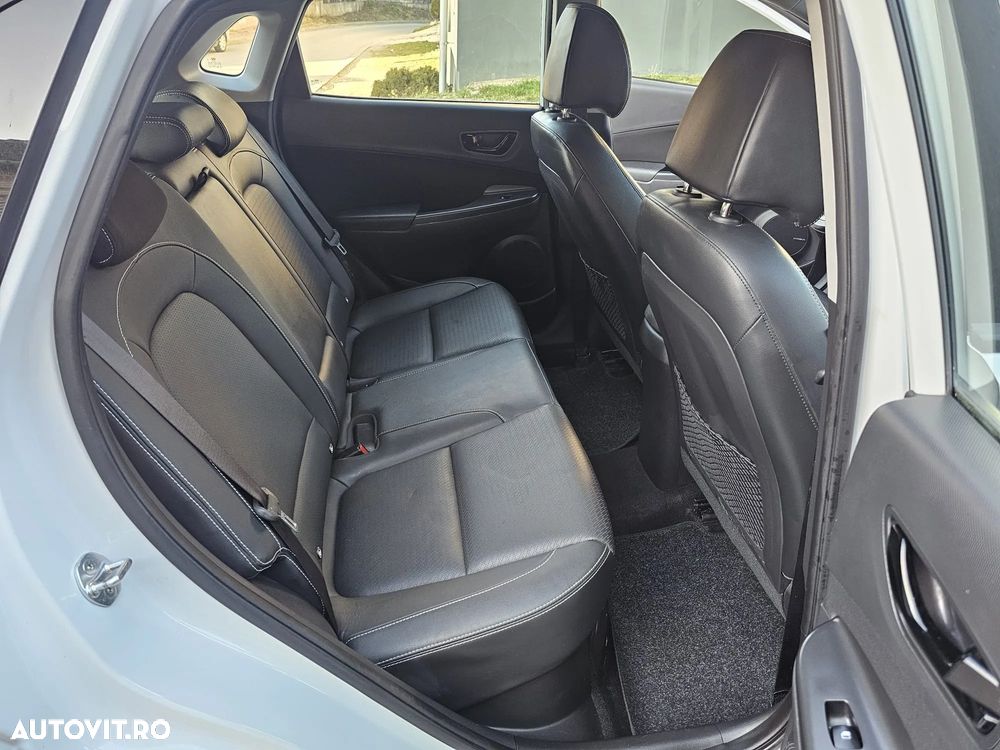 Hyundai KONA - 8