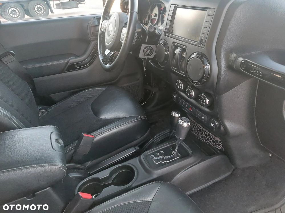 Jeep Wrangler - 10