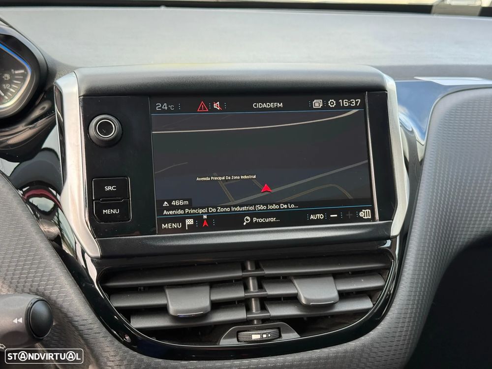 Peugeot 2008 1.2 PureTech Allure - 4