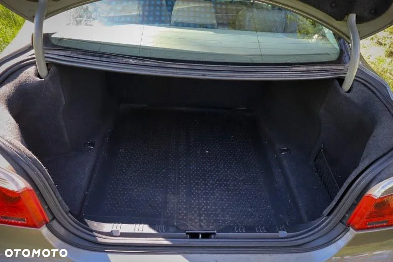 BMW Seria 5 520i - 29