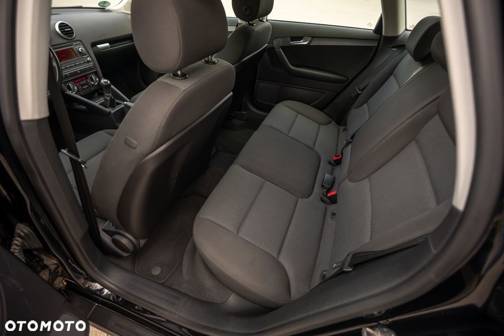 Audi A3 Sportback 2.0 TDI DPF Ambiente - 21