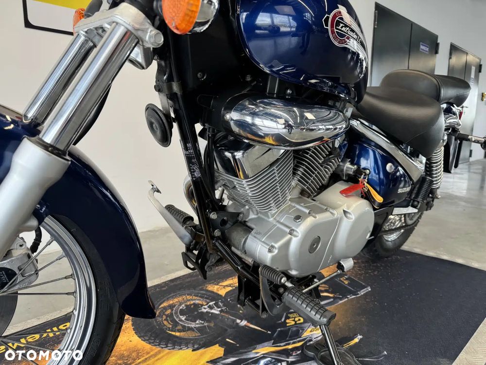 Suzuki Intruder - 19