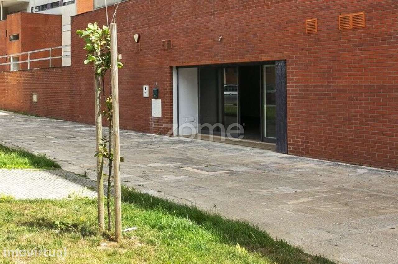 Espaço Comercial com 136 m² | Projeto de Álvaro Siza Vieira | Peraf... - Grande imagem: 3/31