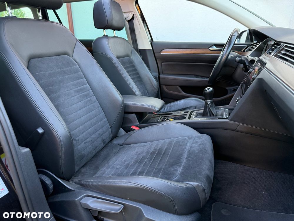 Volkswagen Passat Variant 2.0 TDI BMT Highline - 25