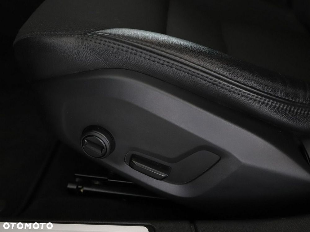 Volvo V60 D3 Momentum Pro - 37