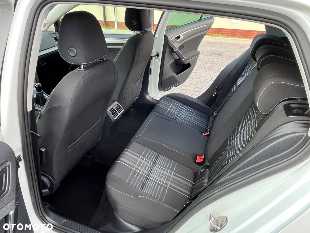Volkswagen Golf 1.6 TDI BlueMotion Technology Lounge - 20
