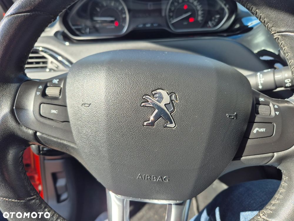 Peugeot 208 - 11