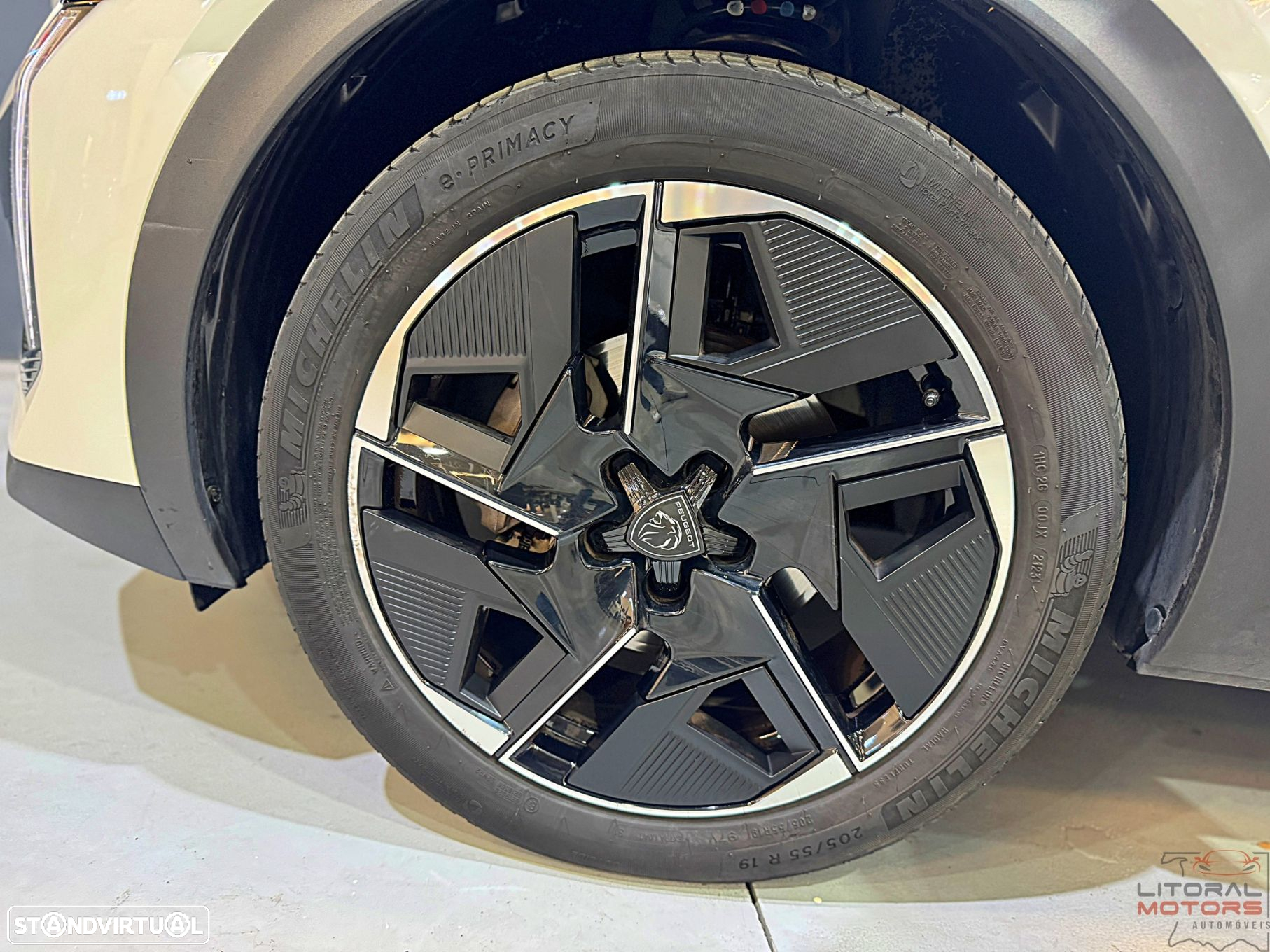 Peugeot 408 1.2 PureTech GT EAT8 - 13