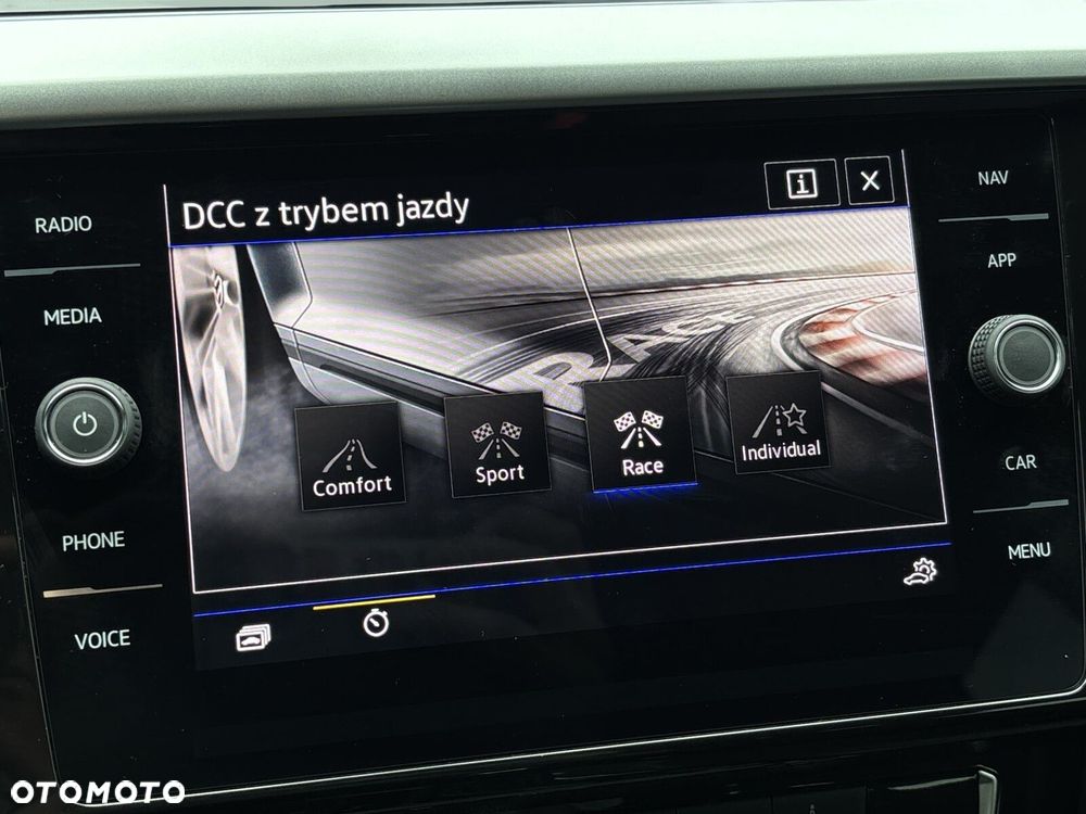 Volkswagen Arteon Shooting Brake 2.0 TSI 4Motion R DSG - 29
