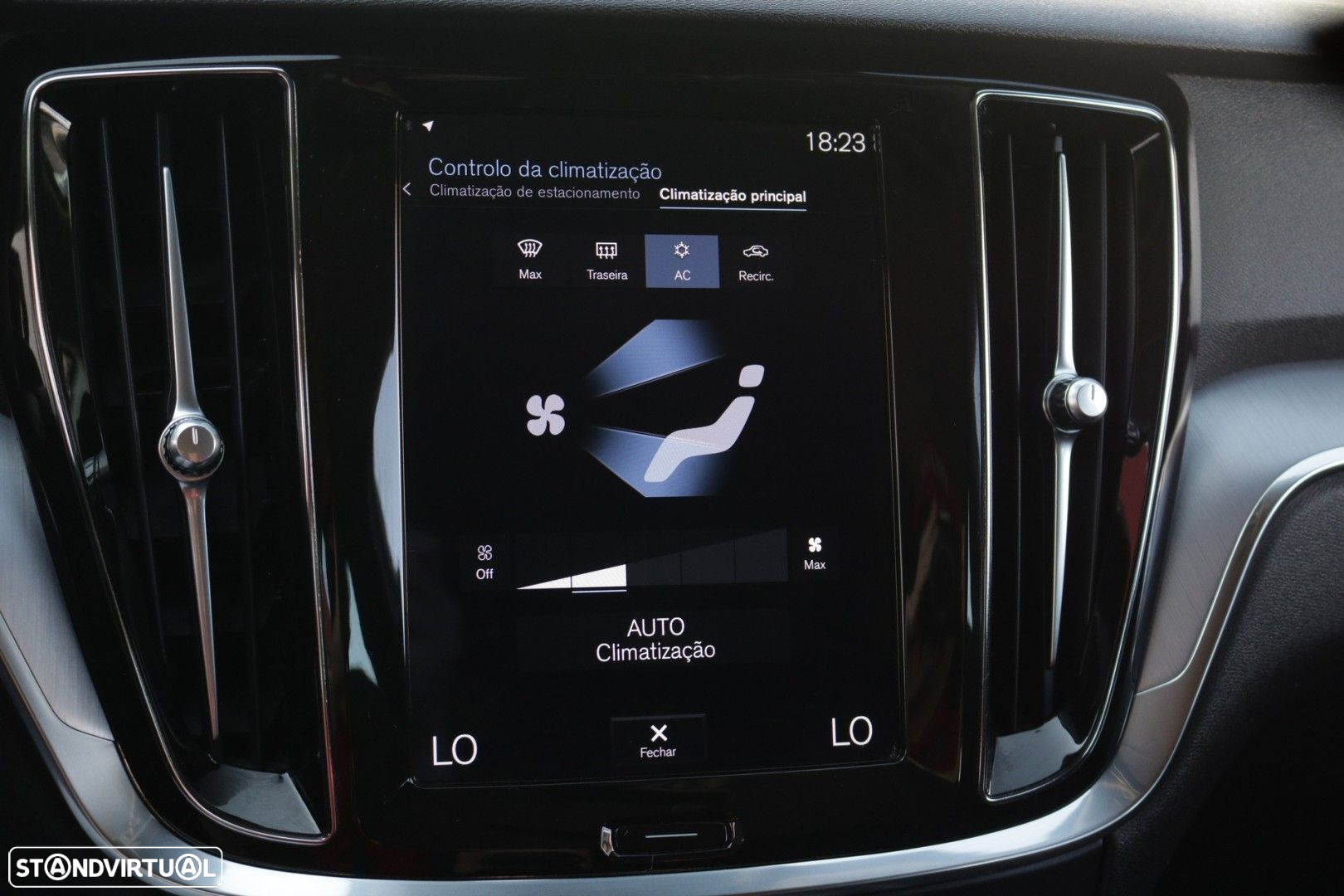 Volvo V60 2.0 D3 Momentum Core - 51