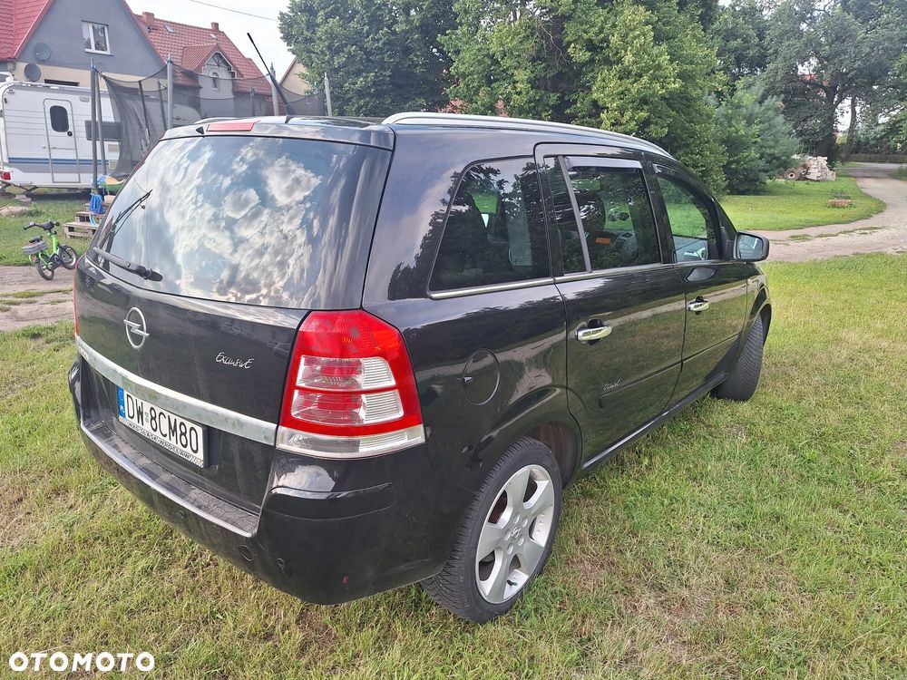 Opel Zafira 1.8 Cosmo - 3
