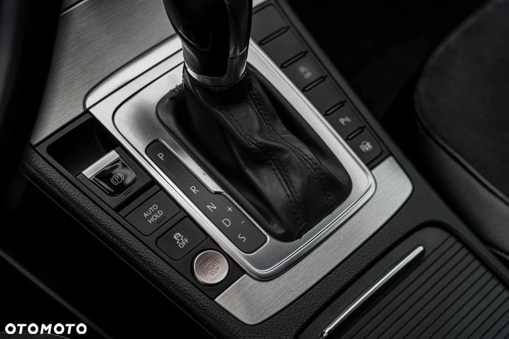 Volkswagen Passat Variant 2.0 TDI Highline DSG - 12