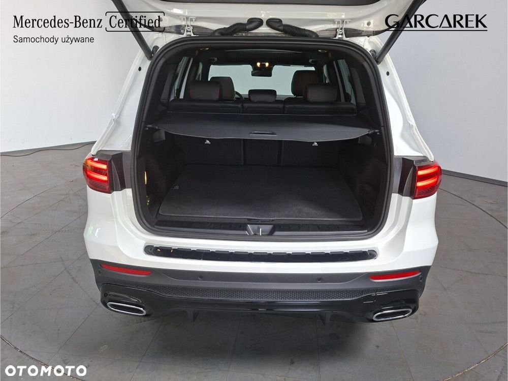 Mercedes-Benz GLB - 11