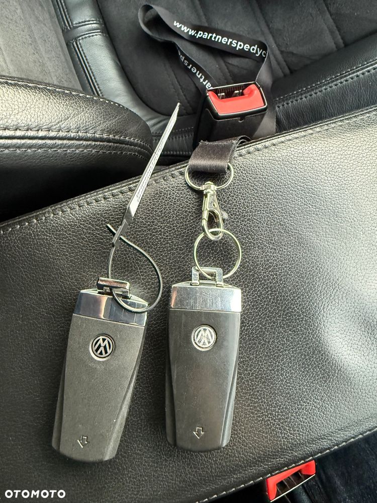 Volkswagen Passat Variant 2.0 TDI DPF Highline - 24