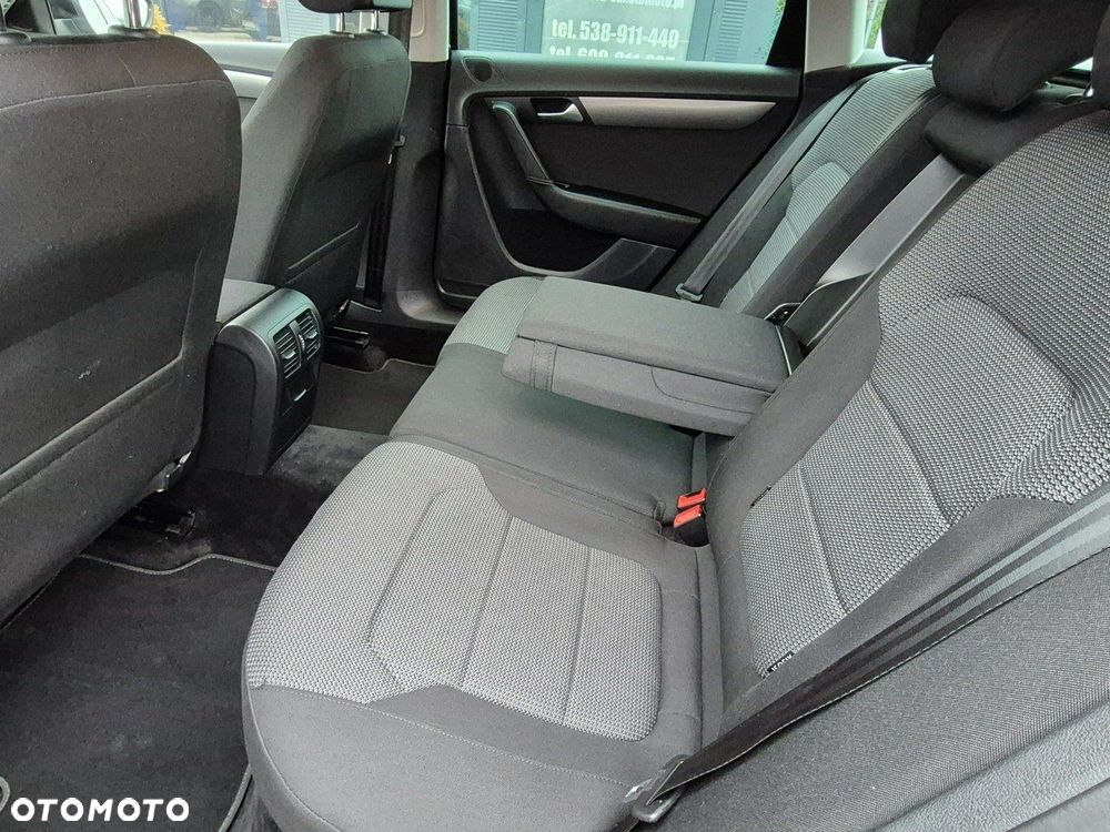 Volkswagen Passat - 6
