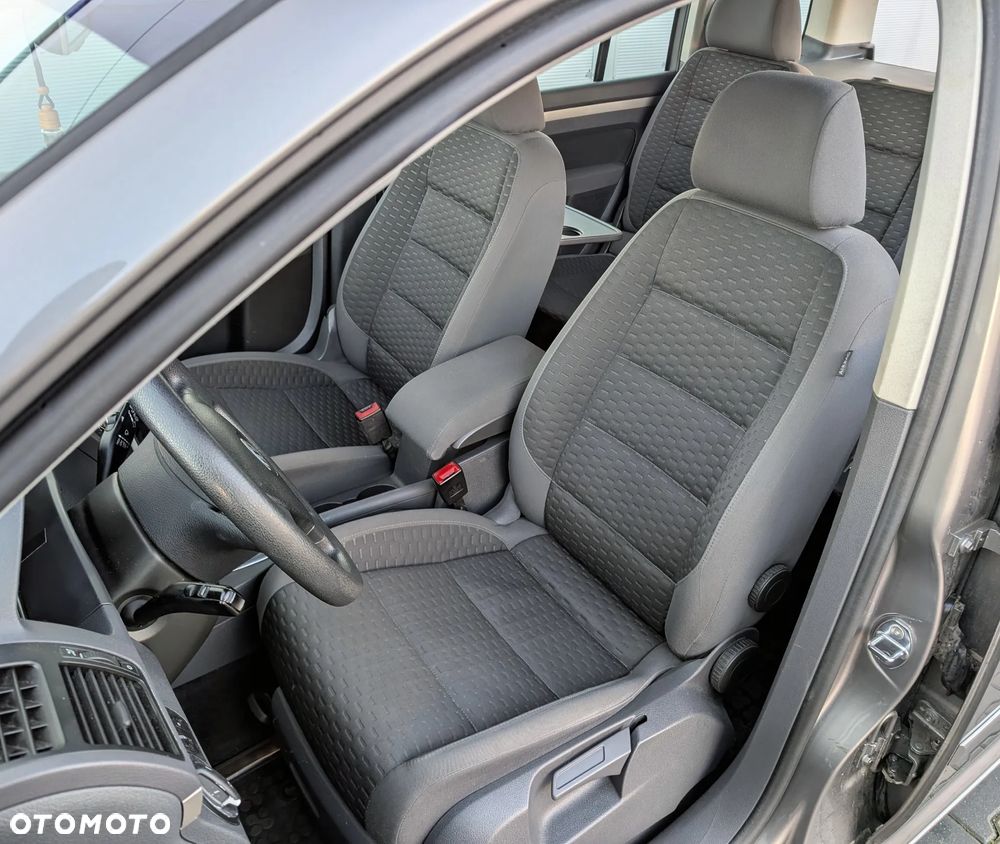 Volkswagen Touran 1.9 TDI DSG Trendline - 12