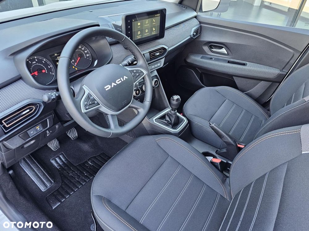 Dacia Sandero - 5
