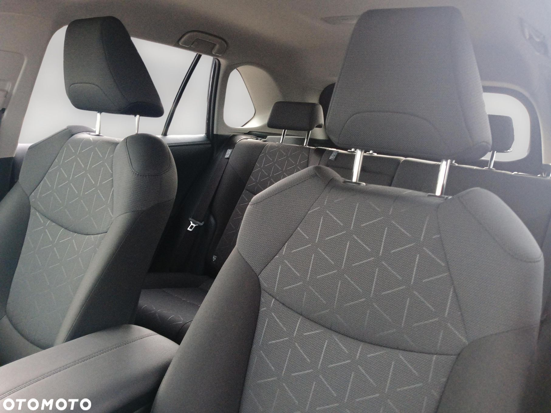 Toyota RAV4 - 16