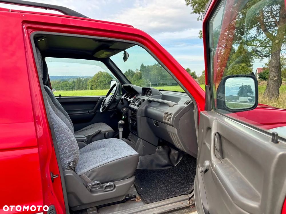 Mitsubishi Pajero - 18
