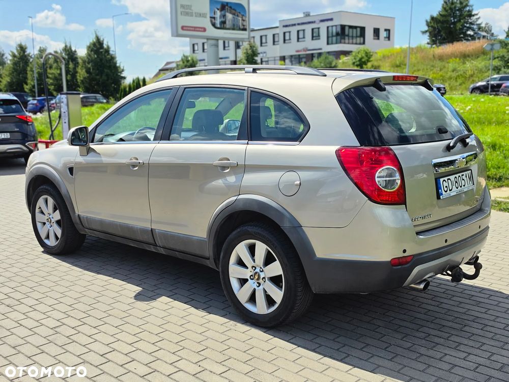 Chevrolet Captiva 2.0 4WD 7 Sitzer Automatik LT Exclusive - 2