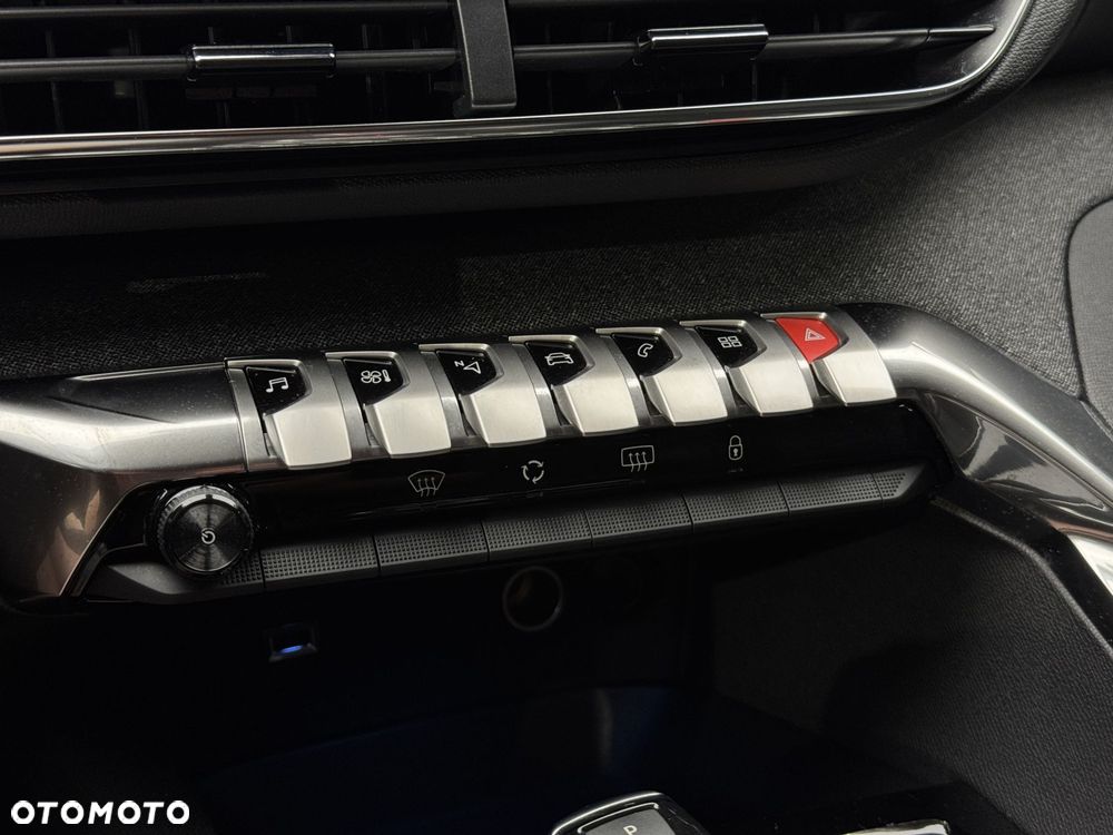 Peugeot 5008 1.2 PureTech Allure Pack S&S EAT8 - 29
