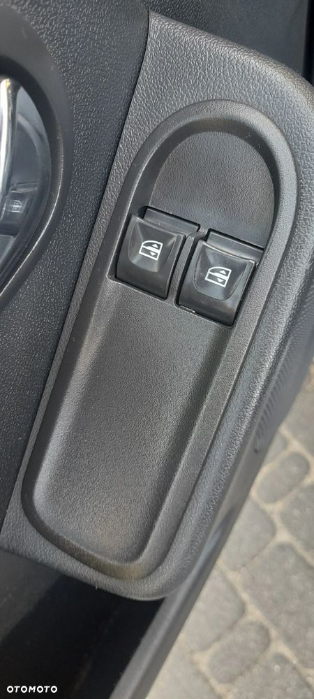 Dacia Duster 1.6 SCe Laureate S&S - 18