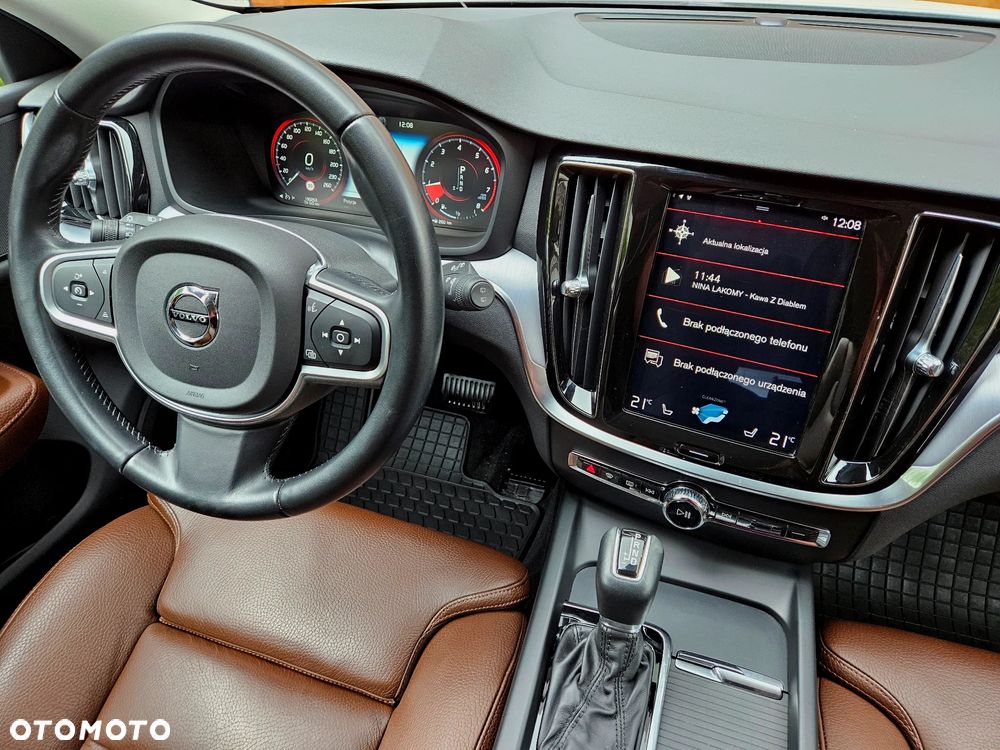 Volvo V60 T4 Momentum Pro - 14