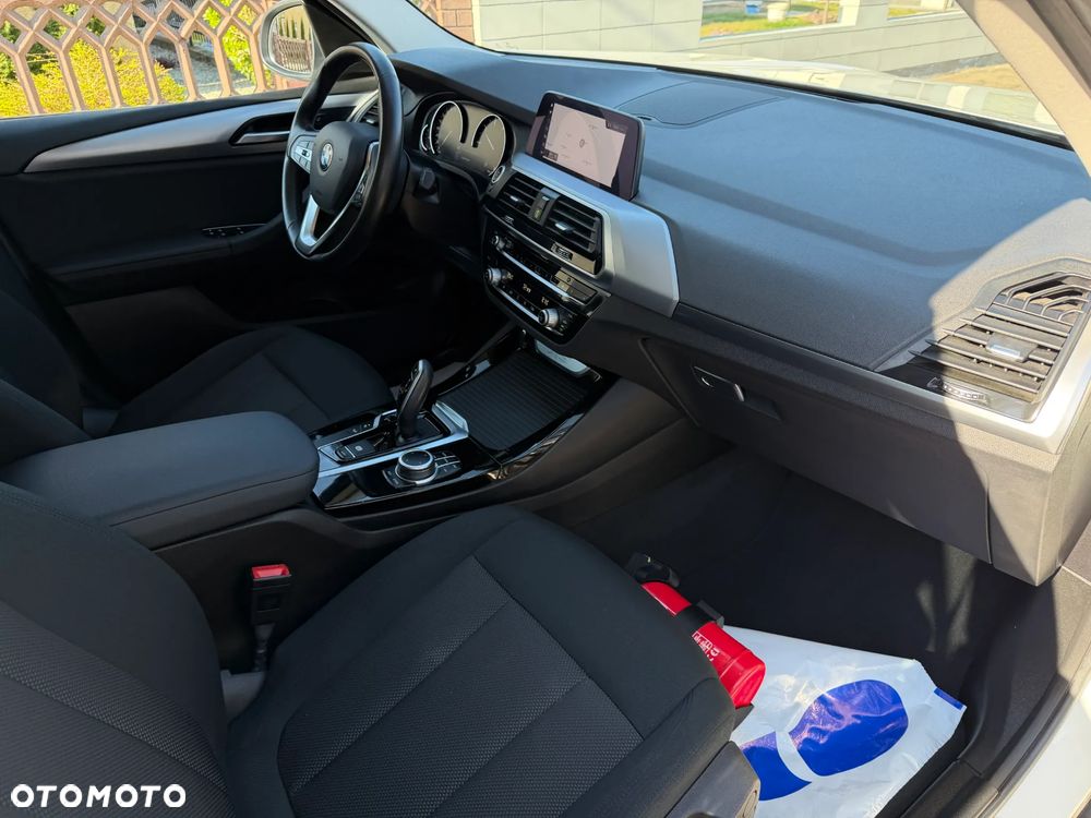 BMW X3 xDrive20d MHEV Advantage - 11