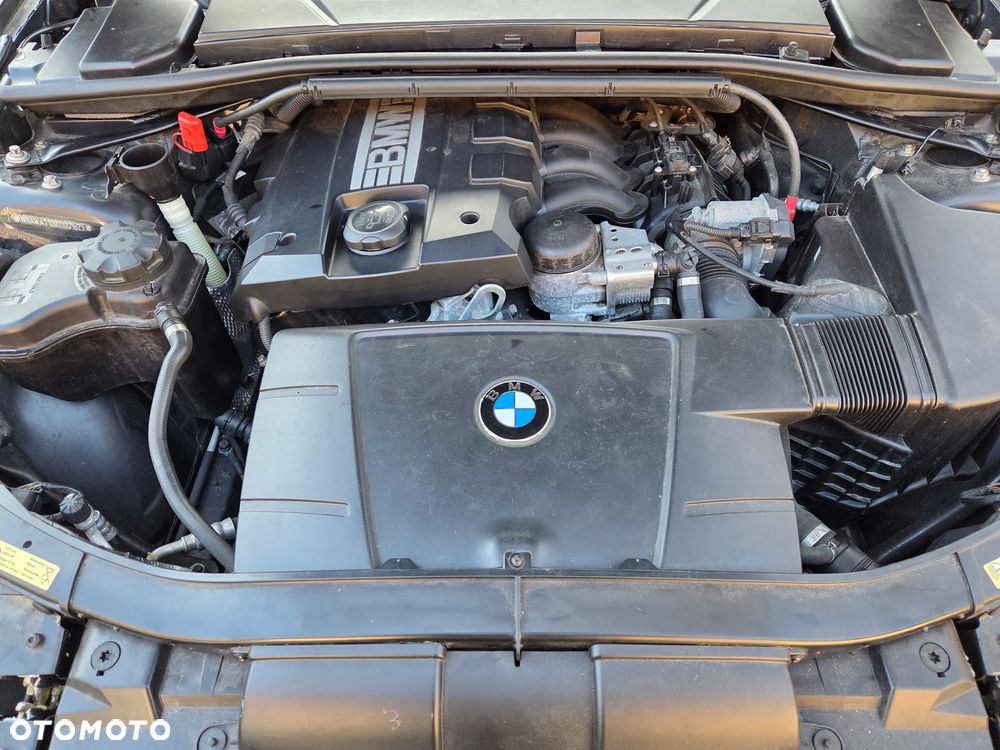 BMW Seria 3 320i - 11