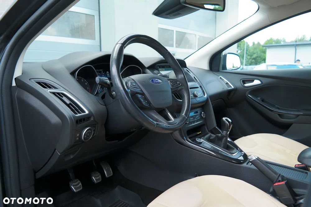 Ford Focus 1.6 FF Titanium - 8
