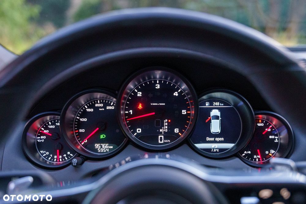 Porsche Cayenne Diesel Platinum Edition - 10