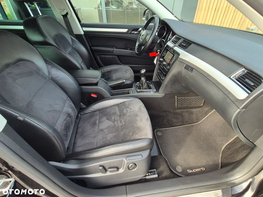 Skoda Superb 1.6 TDI Elegance Greenline - 33
