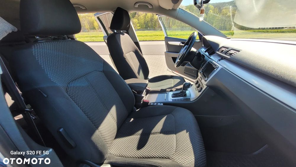 Volkswagen Passat 2.0 TDI DSG Highline - 17