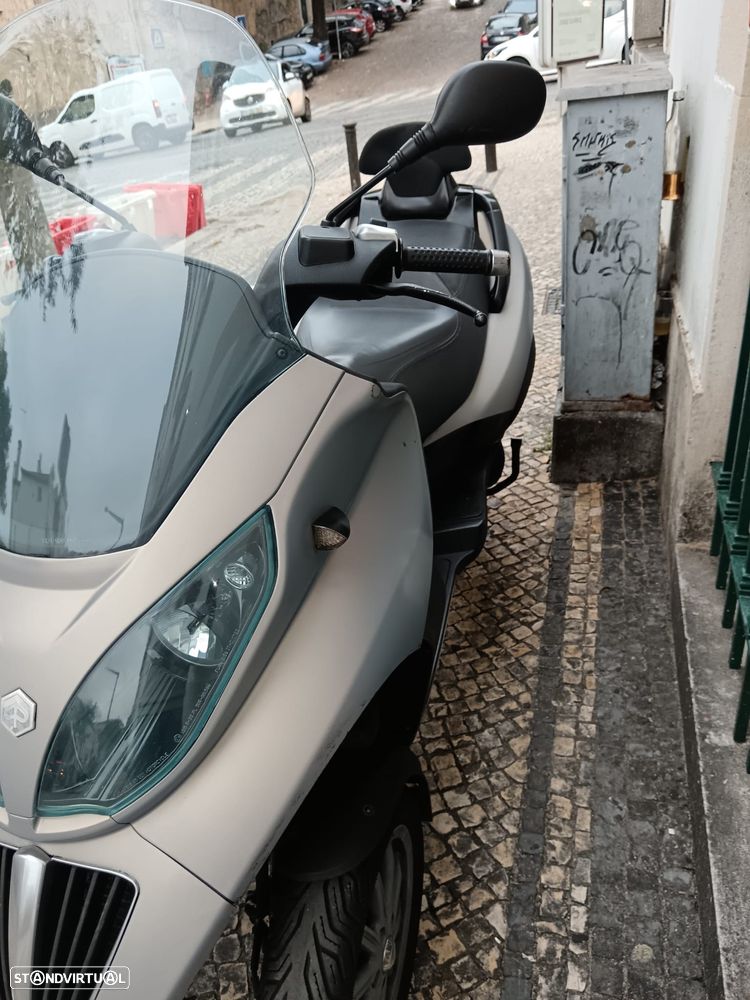 Piaggio MP3 250 - 4