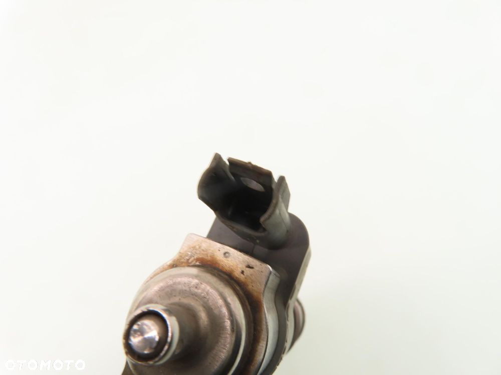 WTRYSKIWACZ BMW E87 118 N43B20A 7589048 - 3