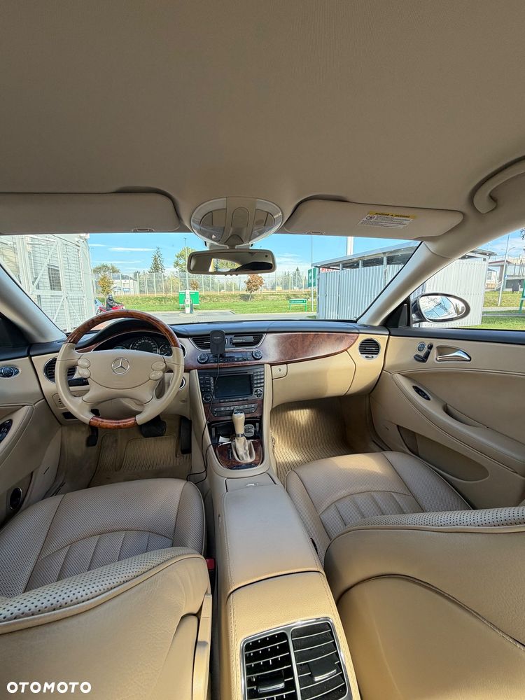 Mercedes-Benz CLS 500 - 11