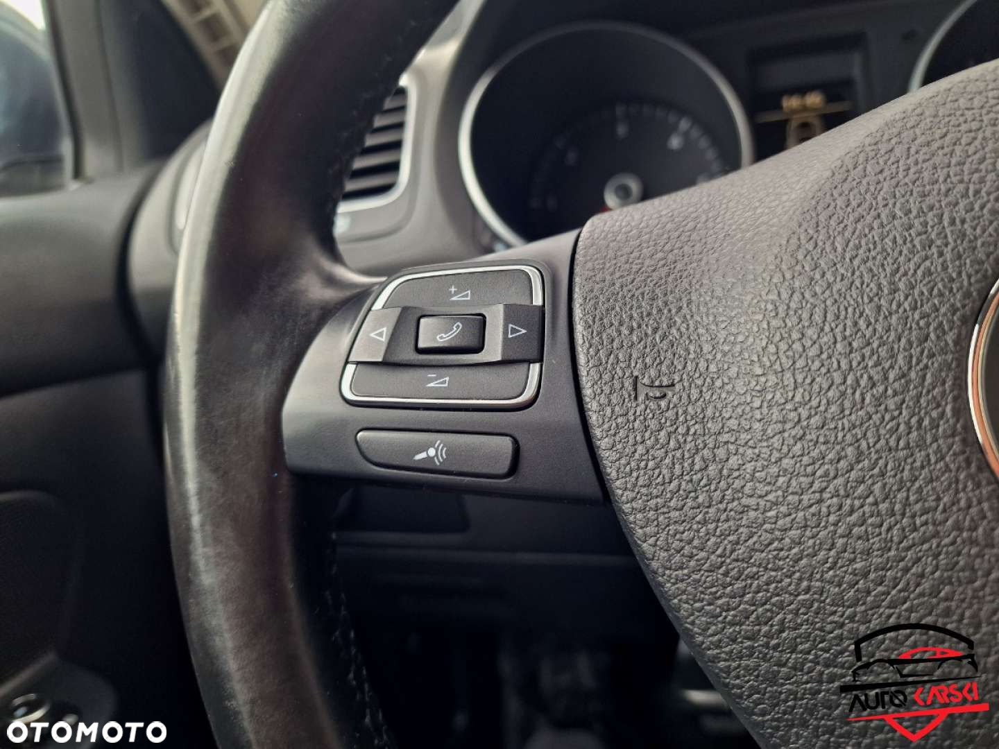 Volkswagen Golf - 33