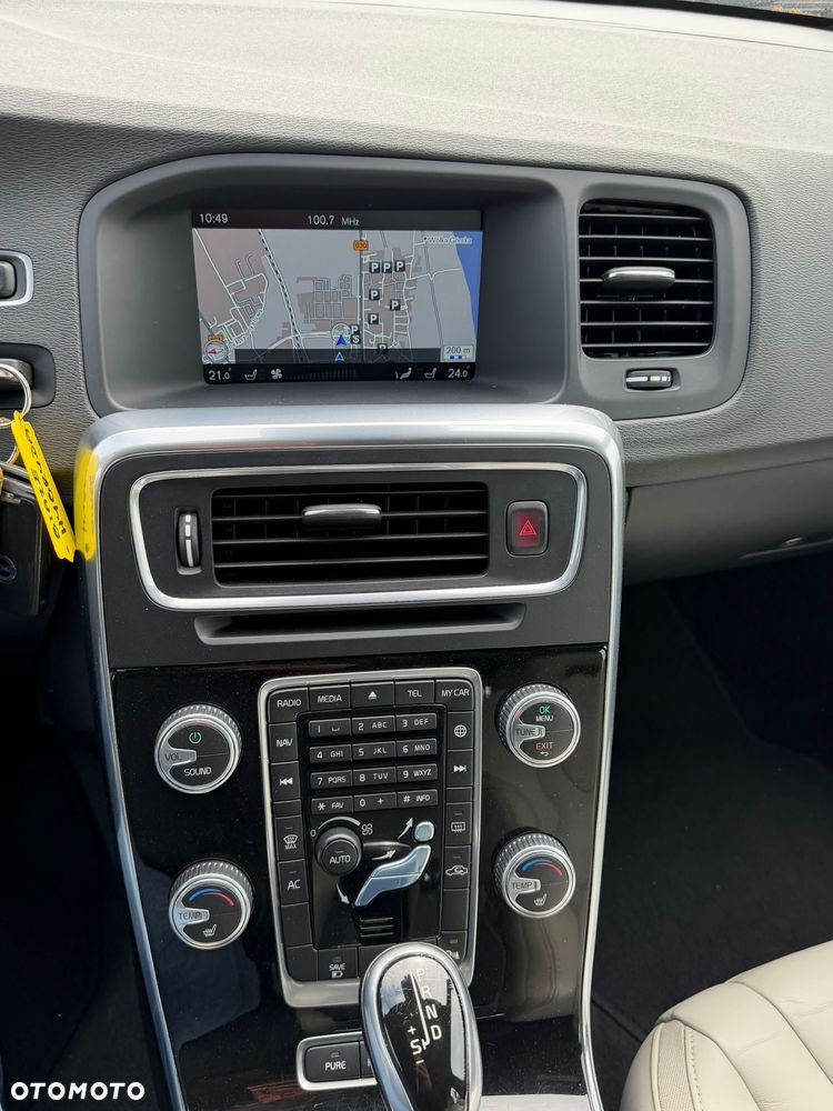 Volvo V60 D6 AWD Plug-in Hybrid Summum - 20